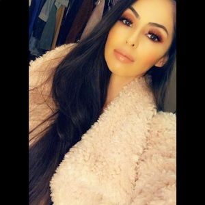 Meet your Posher, Lily